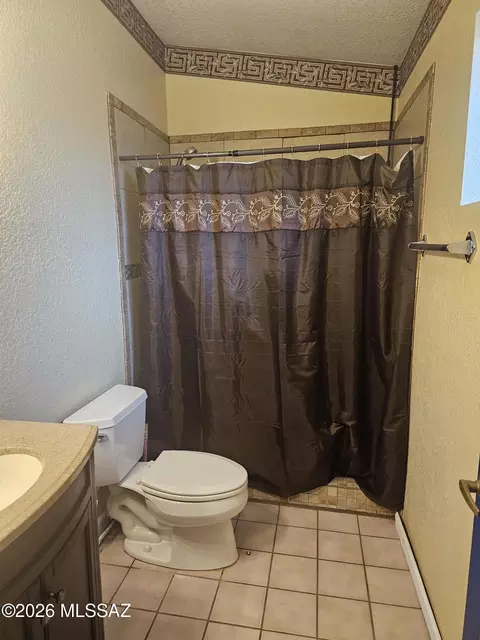 Bath - 714 E Skyline Dr, Nogales, AZ 85621 photo 1 of 2