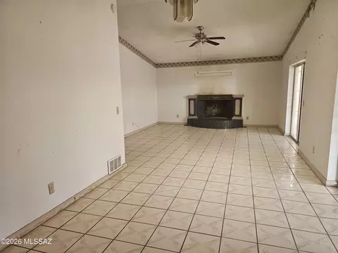 Living - 714 E Skyline Dr, Nogales, AZ 85621 photo 2 of 3