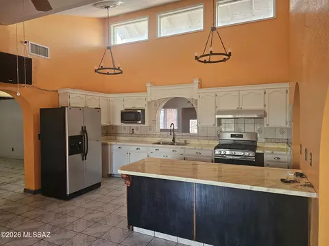 Kitchen - 714 E Skyline Dr, Nogales, AZ 85621 photo 4 of 5