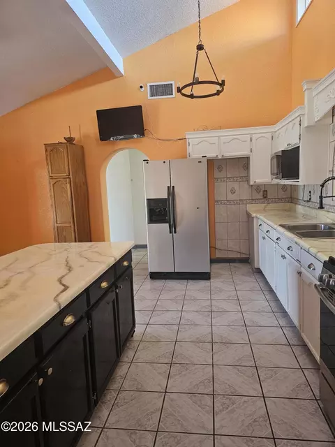 Kitchen - 714 E Skyline Dr, Nogales, AZ 85621 photo 3 of 5