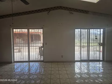 Living - 714 E Skyline Dr, Nogales, AZ 85621 photo 1 of 3