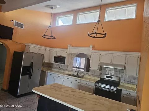 Kitchen - 714 E Skyline Dr, Nogales, AZ 85621 photo 1 of 5