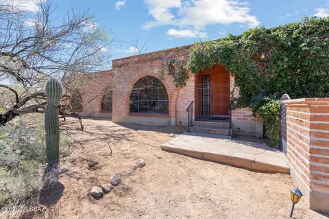 9151 N Riviera Dr, Oro Valley, AZ 85704