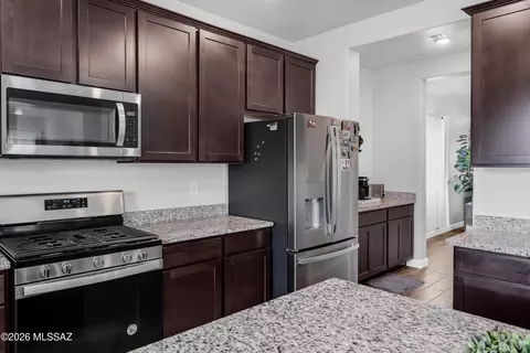Kitchen - 10003 N Ruby Range Trl, Marana, AZ 85653 photo 4 of 5