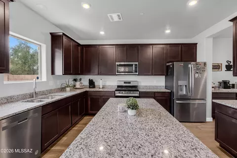 Kitchen - 10003 N Ruby Range Trl, Marana, AZ 85653 photo 5 of 5