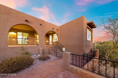 6801 N Green Mountain Pl, Tucson, AZ 85718
