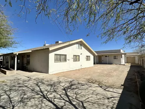 1555 E Bernard Dr, Tucson, AZ 85714