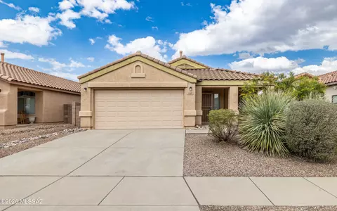 Exterior - 10571 E Carolina Willow Ln, Tucson, AZ 85747 photo 1 of 4