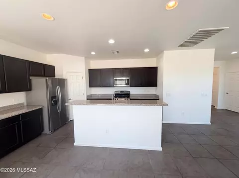 Kitchen - 653 S Desert Haven Rd, Vail, AZ 85641 photo 3 of 3