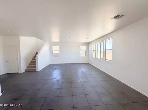 Living - 653 S Desert Haven Rd, Vail, AZ 85641 photo 1 of 1