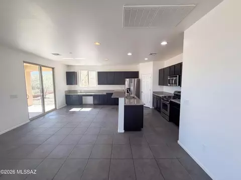 Kitchen - 653 S Desert Haven Rd, Vail, AZ 85641 photo 2 of 3
