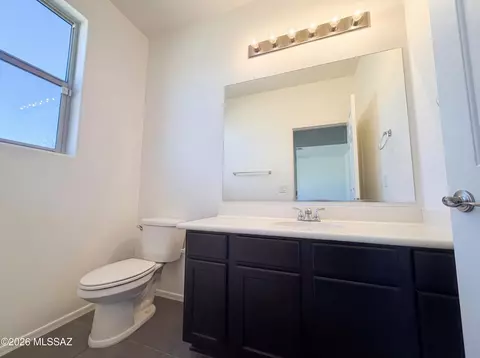 Bath - 653 S Desert Haven Rd, Vail, AZ 85641 photo 2 of 3