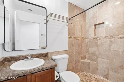 Bath - 8263 W Anser Loop, Tucson, AZ 85757 photo 2 of 3