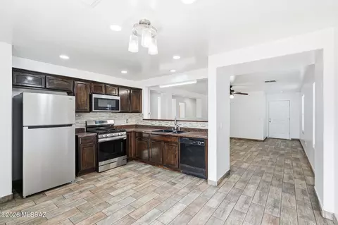 Entry Way - 8263 W Anser Loop, Tucson, AZ 85757 photo 1 of 1