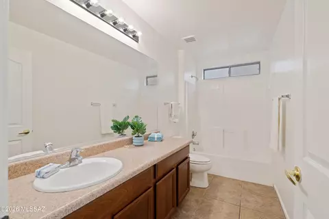 Bath - 4053 E Agate Knoll Dr, Tucson, AZ 85756 photo 1 of 4