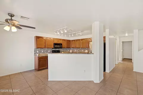 Kitchen - 4053 E Agate Knoll Dr, Tucson, AZ 85756 photo 1 of 5