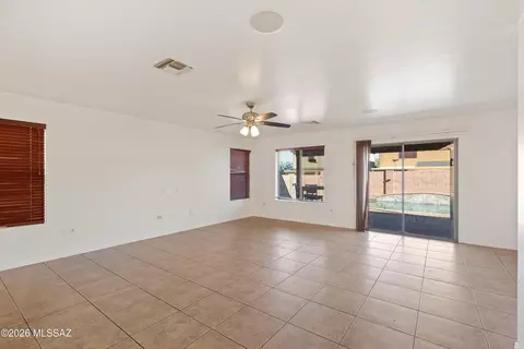 Living - 4053 E Agate Knoll Dr, Tucson, AZ 85756 photo 3 of 6