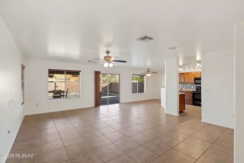 Living - 4053 E Agate Knoll Dr, Tucson, AZ 85756 photo 1 of 6