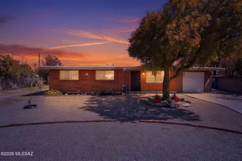 822 N Duffy Pl, Tucson, AZ 85711