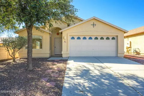 10452 E Pike St, Tucson, AZ 85747