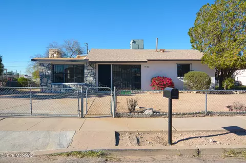 1933 E Granito Vis, Tucson, AZ 85713