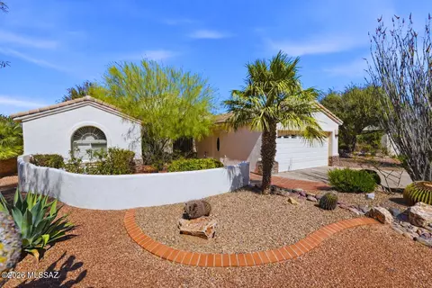 2860 S Greenside Pl, Green Valley, AZ 85614