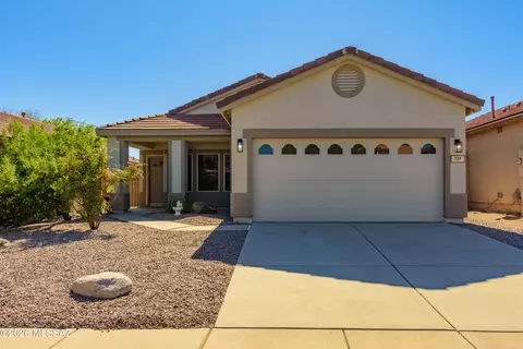 739 W Buffalo Grass Dr, Oro Valley, AZ 85755