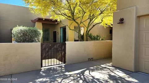7537 S Carver Ln, Tucson, AZ 85747