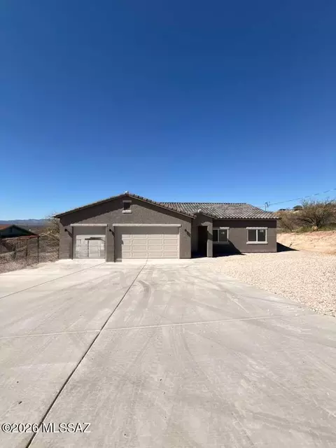 1036 Estoque Ct, Rio Rico, AZ 85648