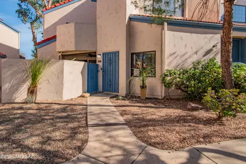 4275 N River Grove Cir #131, Tucson, AZ 85719