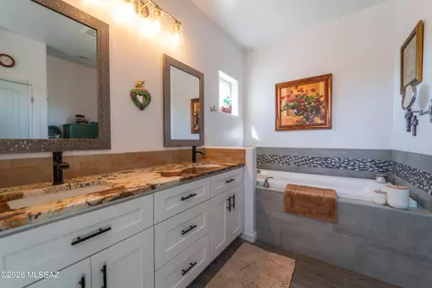 Bath - 14350 E Costello Ranch Pl, Vail, AZ 85641 photo 2 of 7