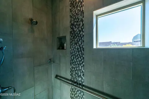 Bath - 14350 E Costello Ranch Pl, Vail, AZ 85641 photo 5 of 7