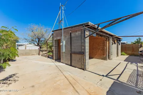 Exterior - 732 E 38th St, Tucson, AZ 85713 photo 10 of 12