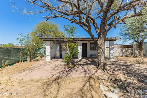 Exterior - 732 E 38th St, Tucson, AZ 85713 photo 7 of 12