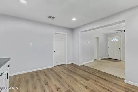 Entry Way - 732 E 38th St, Tucson, AZ 85713 photo 2 of 2