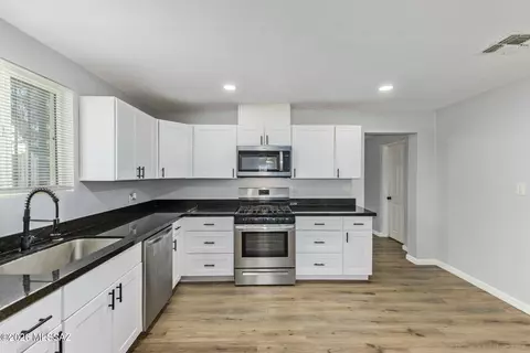 Kitchen - 732 E 38th St, Tucson, AZ 85713 photo 1 of 3