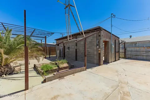 Exterior - 732 E 38th St, Tucson, AZ 85713 photo 11 of 12