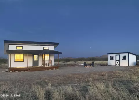 206 E Highland Rd, Pearce, AZ 85625