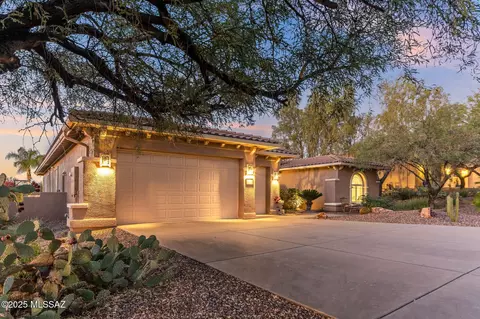 732 W Burntwater Dr, Oro Valley, AZ 85755
