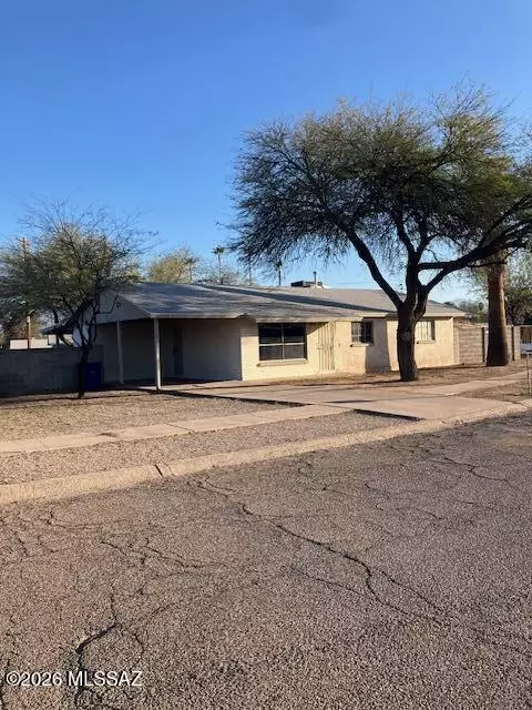 5853 E 19th St, Tucson, AZ 85711