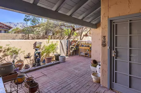 5469 N Via Del Arbolito, Tucson, AZ 85750