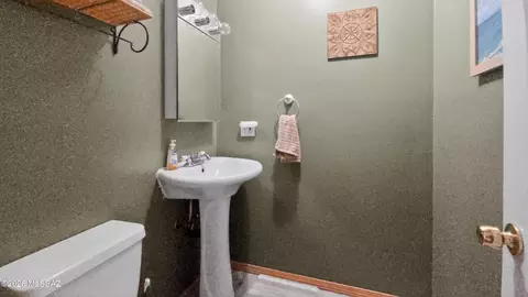 Bath - 6464 N Six Gun Rd, Willcox, AZ 85643 photo 1 of 2