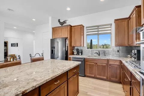 Kitchen - 8080 S Galileo Ln, Tucson, AZ 85747 photo 6 of 7