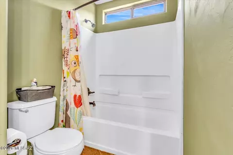 Bath - 7689 E Fair Meadows Loop, Tucson, AZ 85756 photo 3 of 5