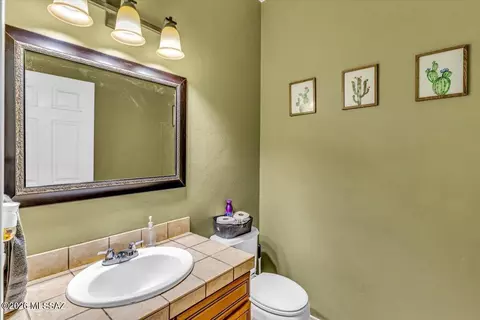 Bath - 7689 E Fair Meadows Loop, Tucson, AZ 85756 photo 1 of 5