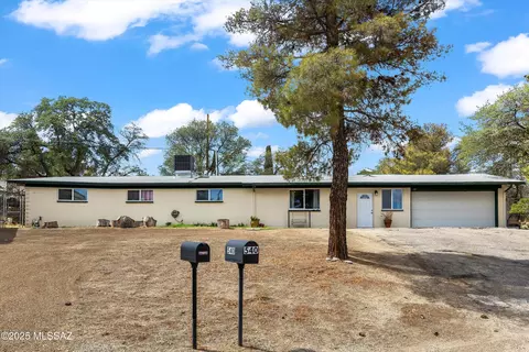 540 N Redbud Pl, Oracle, AZ 85623