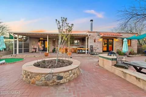 Exterior - 8802 E Buckboard Rd, Tucson, AZ 85749 photo 3 of 10