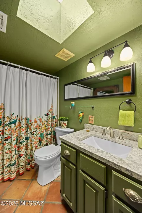 Bath - 8802 E Buckboard Rd, Tucson, AZ 85749 photo 2 of 2