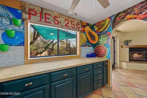 Kitchen - 8802 E Buckboard Rd, Tucson, AZ 85749 photo 4 of 5