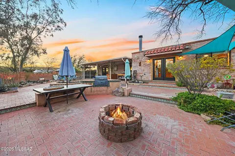 Exterior - 8802 E Buckboard Rd, Tucson, AZ 85749 photo 2 of 10